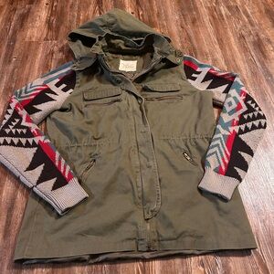 Women’s Thread & Supply jacket. Size Large. Very good used condition!